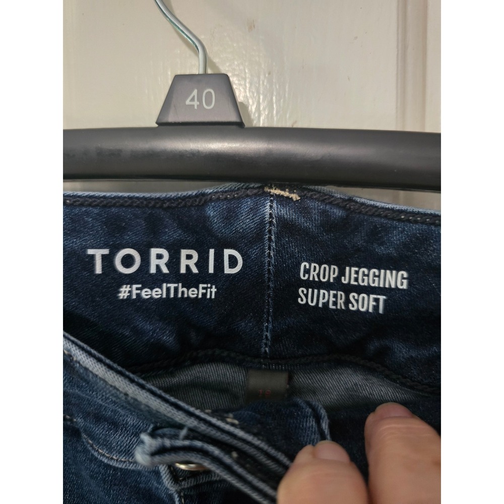 Torrid Womens Dark Wash Super Soft Crop Jegging High Rise Triple Button Size 18 - Picture 3 of 3